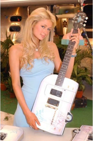 Paris Hilton Doesn’t Make it Look Better : the Epiphone Airscreamer Remains Ugly !