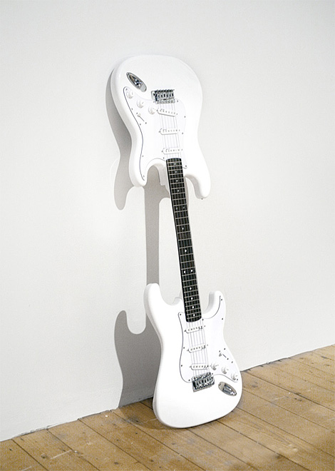 Stratocollapster : Double Body Guitar With a Single Neck