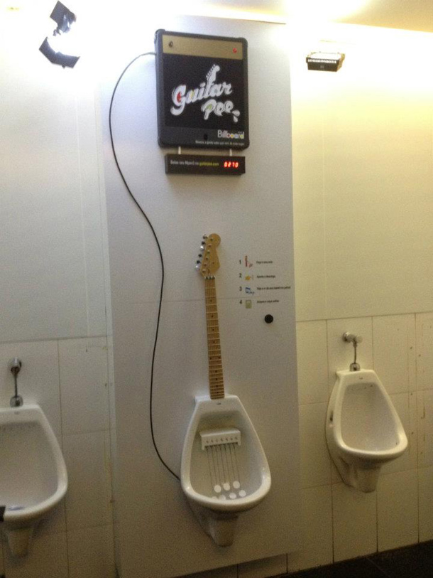Guitar Urinal Return : Let it Pee !!