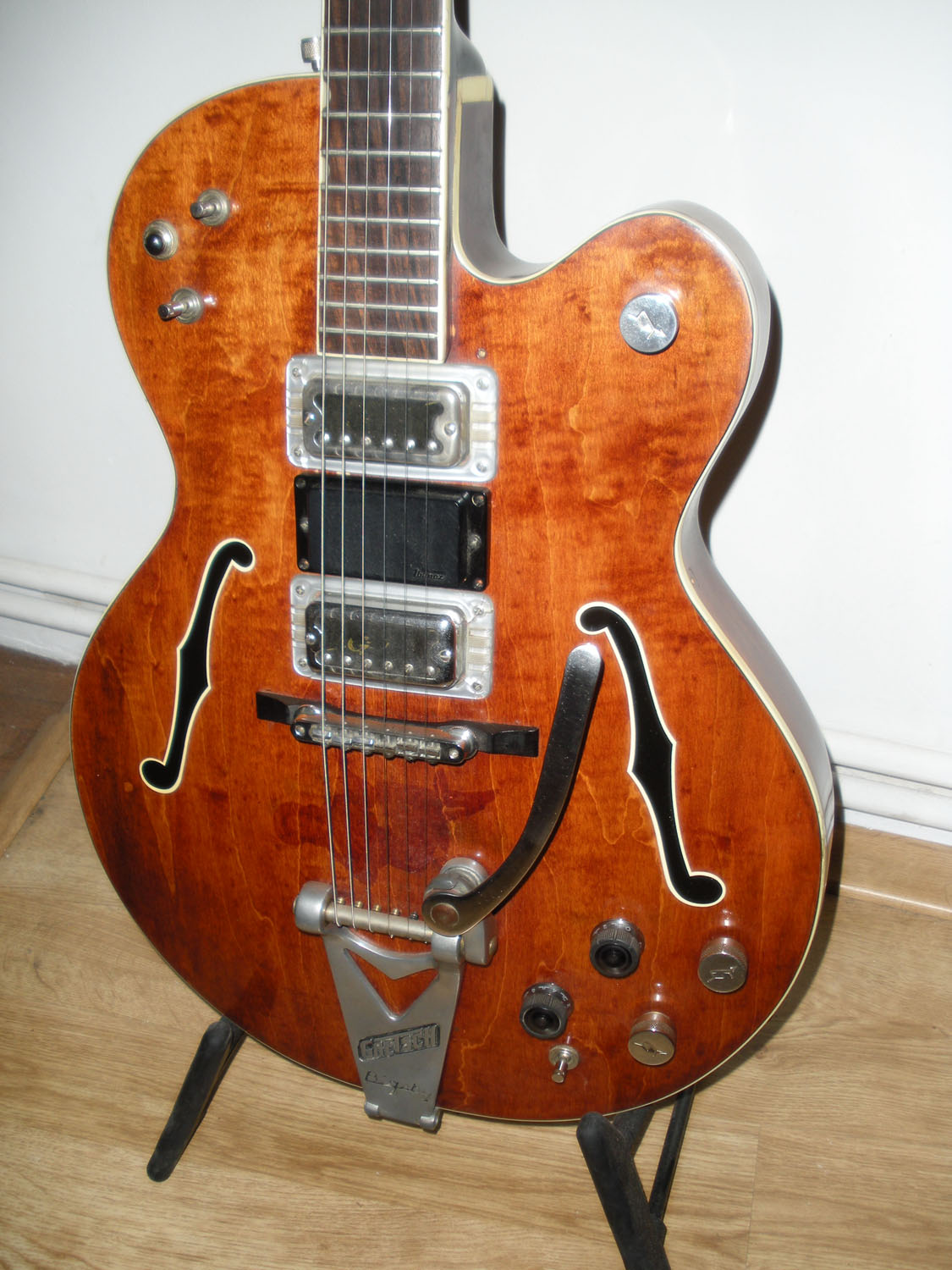 DIY Disaster : An Active Pickup on a Hollowbody Gretsch Guitar !