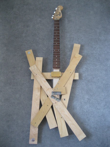 Bed-Planks-Guitar