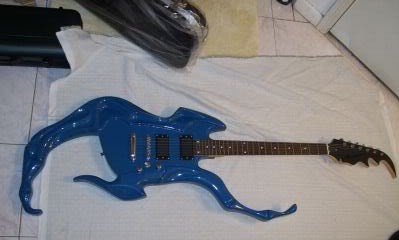 Weird-Blue-Guitar