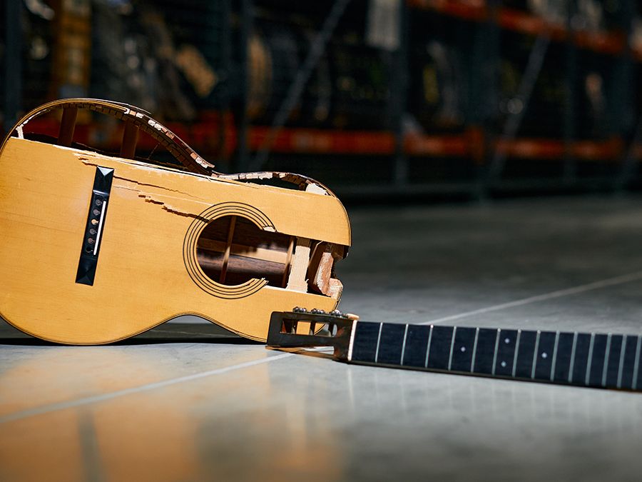 Martin Guitar from the 1870s Accidentally Smashed in Tarantino’s Hateful Eight