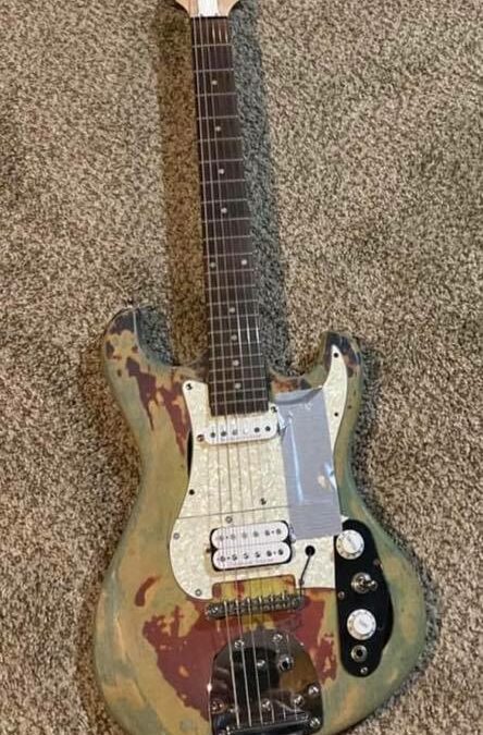 Dumpstercaster: A Guitar Only a Punk Could Love