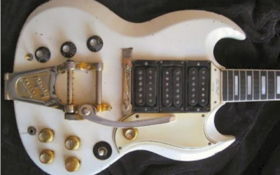 Knob-a-palooza: The SG That’s Like a Mixer with Strings!