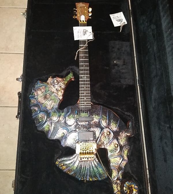 Unleash Your Inner Mermaid with the Seahorse Guitar ! (Or Not.)